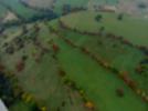 Im fröhlichen Herbstbunt grüßen die gepflegten Steinrücken entlang des Wanderweges Lauenstein - Hartmannmühle die Besucher an den Hängen des Rotwassertales